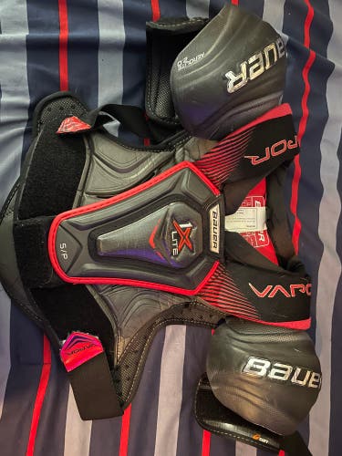 Senior Small Bauer Vapor 1X Lite Shoulder Pads