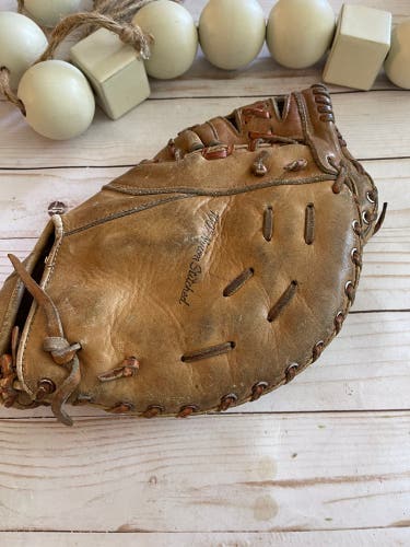 Spaulding Left Hand Throw First Base Mitt