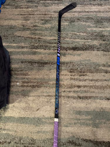 Senior Right Handed P28 Pro Stock Supreme 2S Pro Hockey Stick