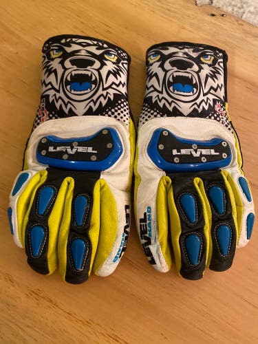 Level WC Speed Gloves