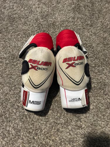 Used Medium Bauer Vapor X800 Elbow Pads