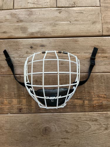 Used Medium CCM White Full Cage FM580