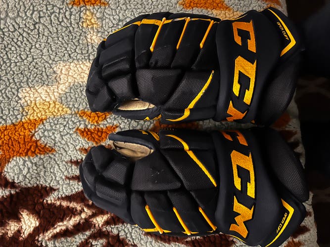 CCM 15" JetSpeed FT390 Gloves