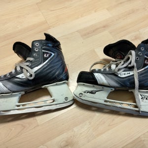 Senior Used CCM U+ 06 Hockey Skates Regular Width Size 9.5