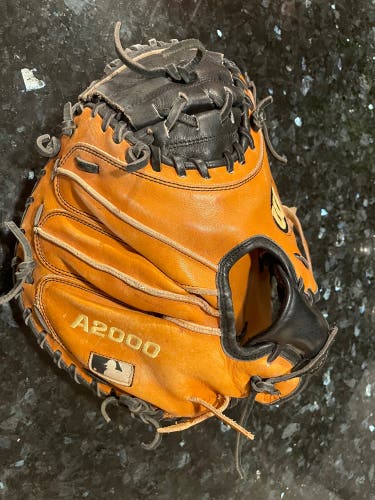 Wilson A2000 Catchers Mitt 32.5