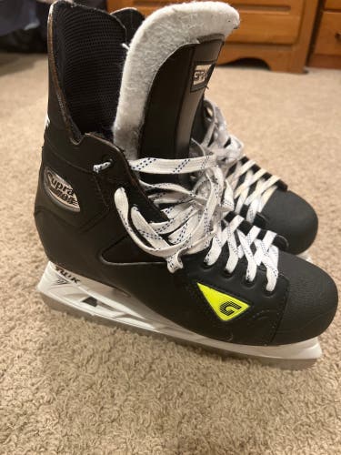 New Graf Wide Width Pro Stock Size 10 Supra 705 Hockey Skates