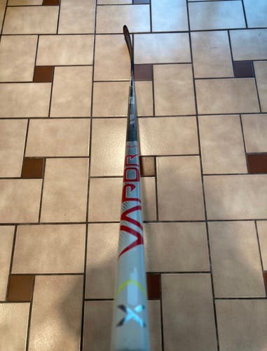 Senior Right Handed P92  Vapor Hyperlite Hockey Stick