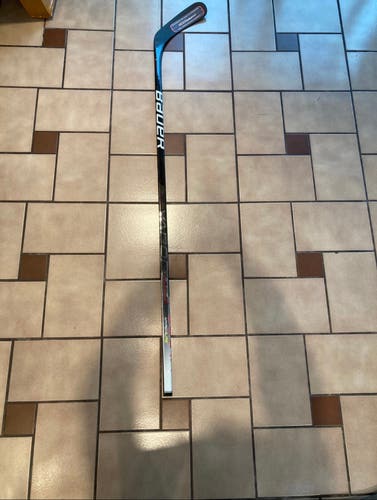 Senior Right Handed P92  Vapor Hyperlite Hockey Stick