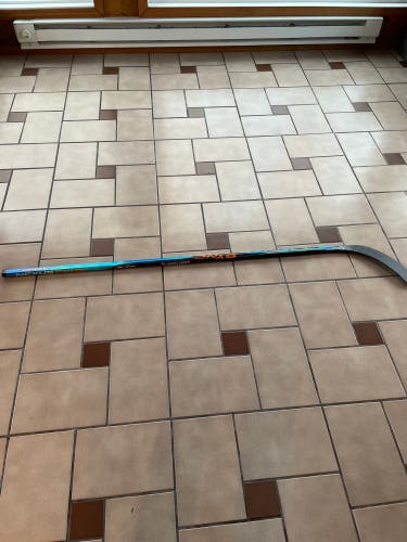 New Right Hand P92  Nexus Sync Hockey Stick