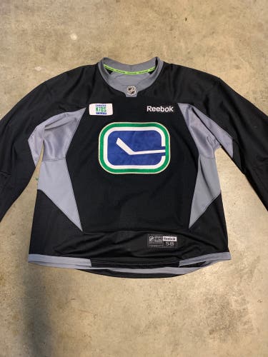 Canucks practice jersey 58