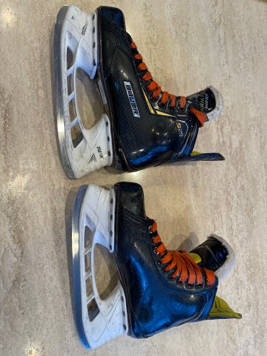 Used Bauer Regular Width Size 6.5 Supreme S29 Hockey Skates