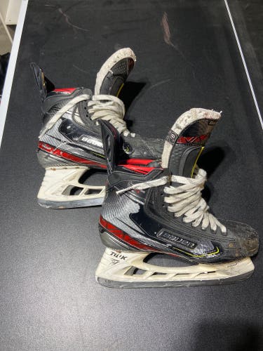 Senior Bauer Regular Width Pro Stock Size 8.5 Vapor 2X Pro Hockey Skates