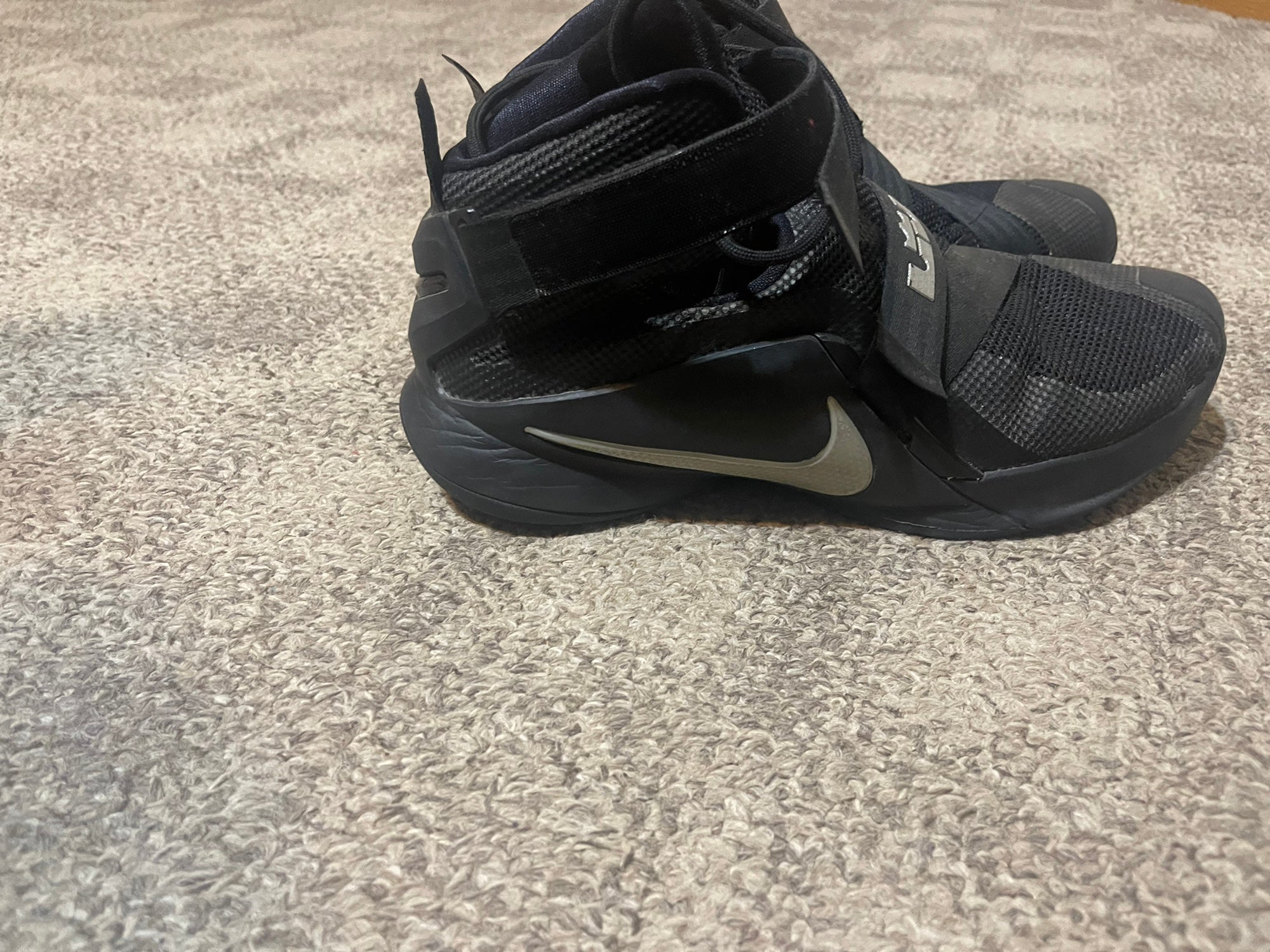 lebron soldier 9 all black