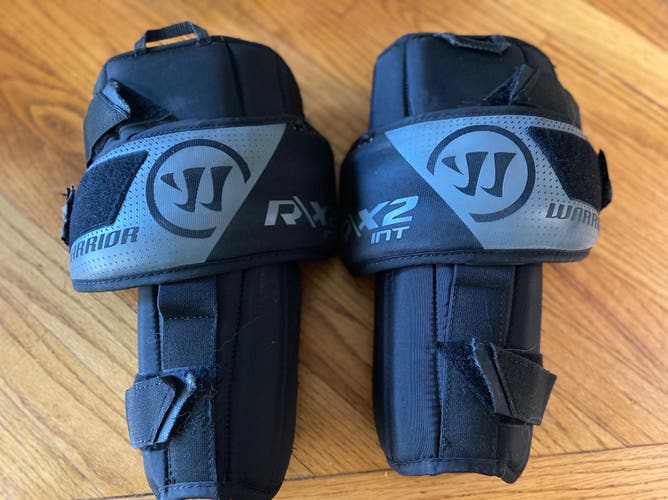 Warrior RX2 intermediate goalie knee pads