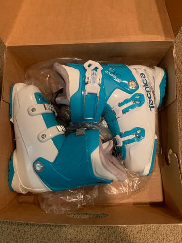 Very lightly Used Kid's Tecnica All Mountain JT 3 Sheeva Ski Boots Medium Flex