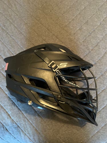 Player's Cascade S Helmet