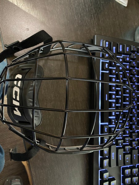 Large CCM FM580 white/black, no hardware