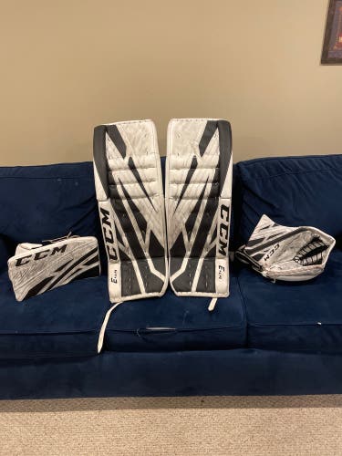 33" CCM Extreme flex 4.9 Goalie Leg Pads