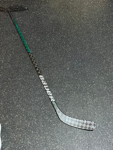 Senior Used Left Hand Bauer Supreme 2S Pro Hockey Stick P88 Pro Stock
