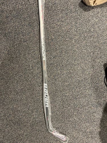Senior New Left Hand Bauer Vapor Hyperlite Hockey Stick P92