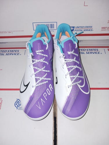 Nike Mens Vapor Ultrafly Elite 4 White Grape Baseball Cleat Size 9.5 DA0701-101