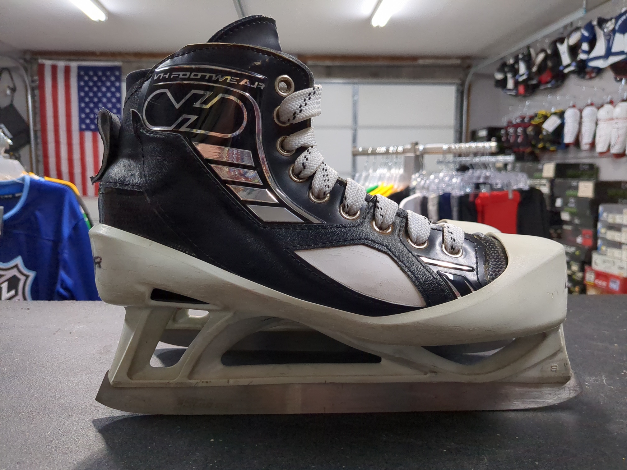 Senior Used True VH Footwear Pro Custom Hockey Goalie Skates Regular Width Pro Stock Size 8