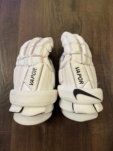 Used Nike Vapor 12” Gloves
