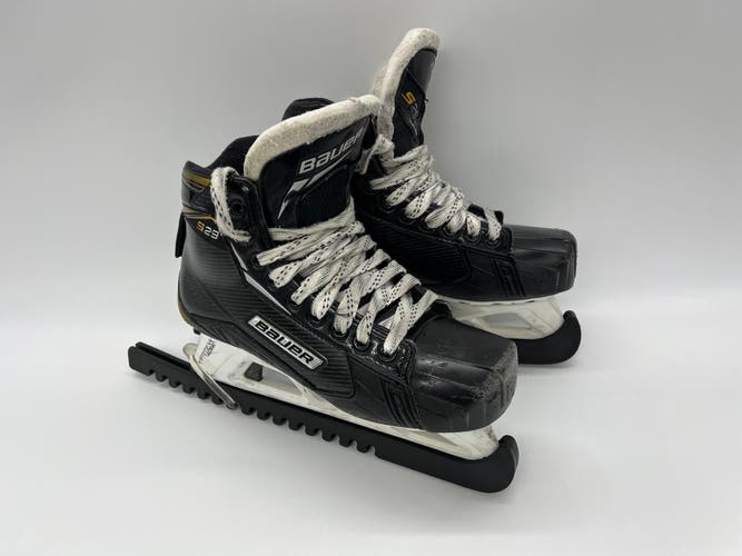 Junior Bauer S29 Supreme Goalie Skates Size 4.5 D with Skate Guards