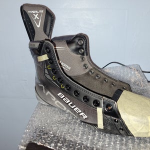 1 New  Not complete Bauer Vapor Hyperlite Hockey Skate  Size 9.5