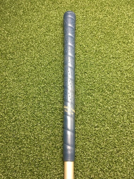 Outburst Aggressive 5 Wood 19* / RH / ~41" Ladies Graphite / Nice Grip / gw4013