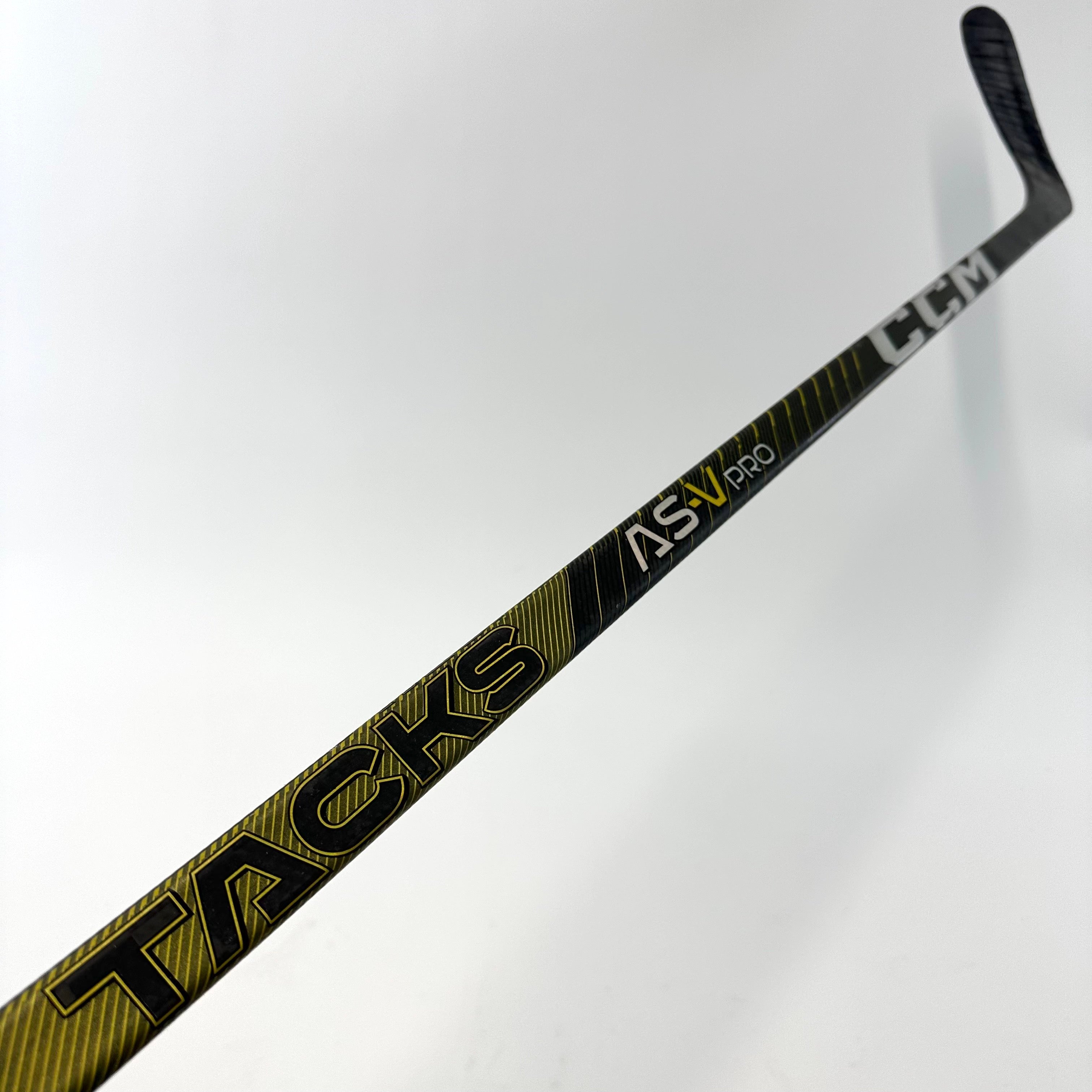 Used CCM 1052 GrooveLite Lefty Hockey Stick – cssportinggoods