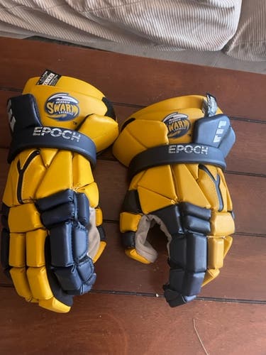Custom Georgia Swarm Used Epoch Integra Lacrosse Gloves 14"