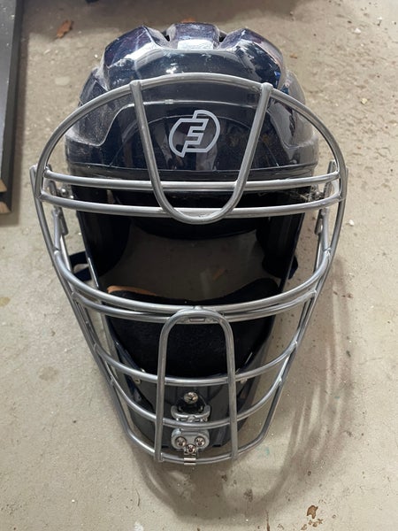  FORCE3 PRO GEAR Traditional Defender Catcher's Mask