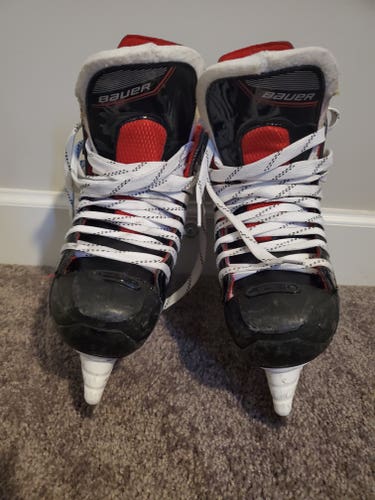 Junior Used Bauer Nsx Hockey Skates Regular Width Size 4