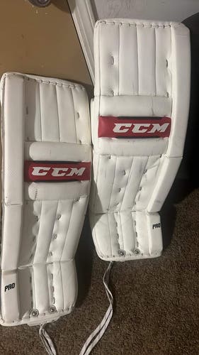 Used 33" CCM Retro Flex Goalie Leg Pads