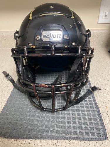Schutt F7 size XL