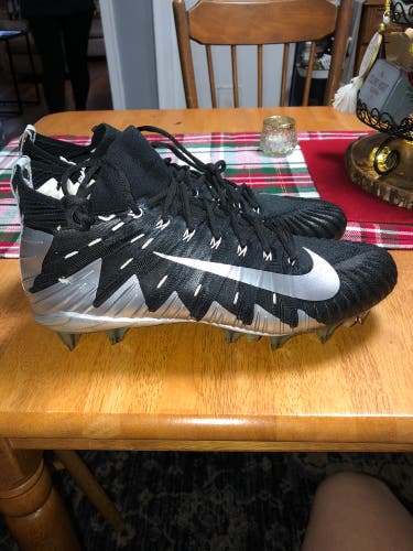 Nike alpha menace elite size 15