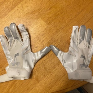 White Adult XL Under Armour Gloves