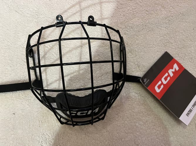 CCM Full Cage FM580 Medium Brand new