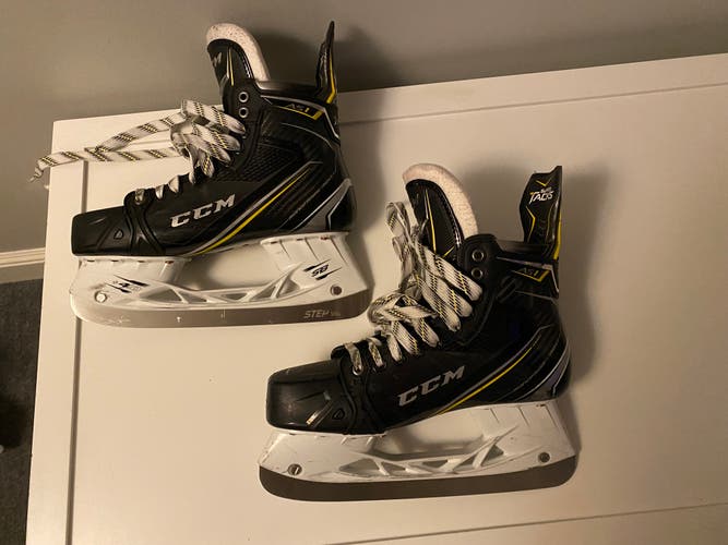 Senior Used CCM Super Tacks AS1 Hockey Skates Extra Wide Width Size 9.5 w/ StepSteel