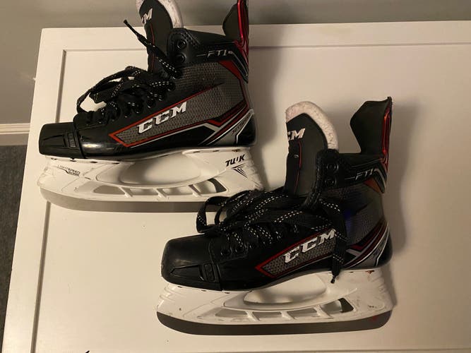 Senior Used CCM JetSpeed FT1 Hockey Skates Regular Width Pro Stock Size 9.5