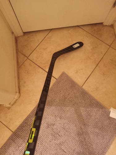 NEW Bauer Ag5nt Hockey Stick RH P92 77 Flex