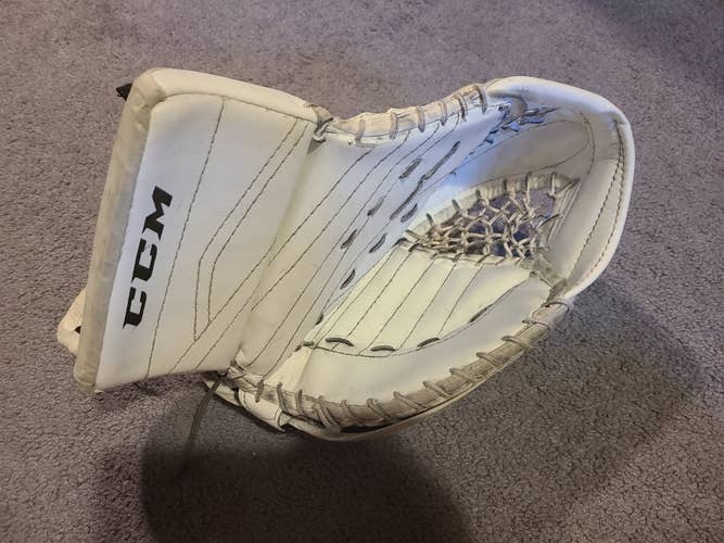 White Junior CCM Regular Extreme Flex 760
