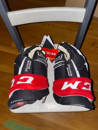New CCM Tacks 9060 Gloves 13"