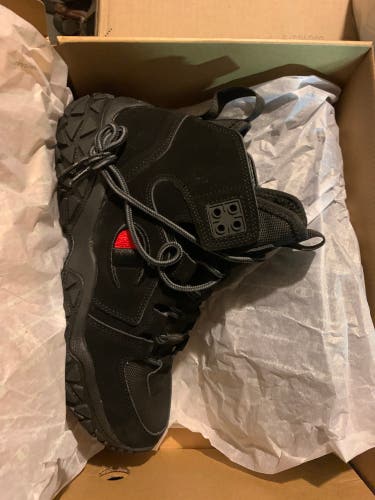 Unisex Size 8.0 (Women's 9.0) Champion Hiking Boots