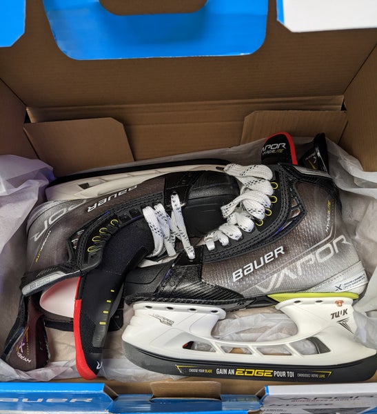 Senior New Bauer Vapor Hyperlite Hockey Skates Size 10 Fit 2