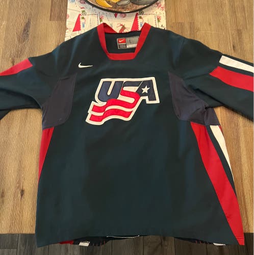Nike Team USA Large Hockey Replica Jersey