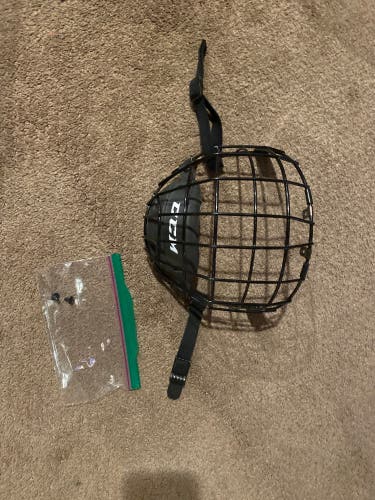 Slightly Used Small CCM Full Cage FM580