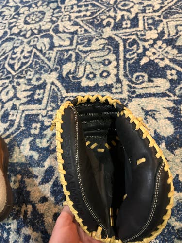 Under Armour Youth catchers mitt Framer