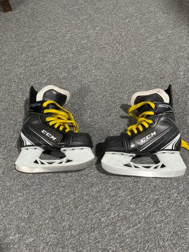 Used CCM Regular Width Size 11 Tacks 9040 Hockey Skates